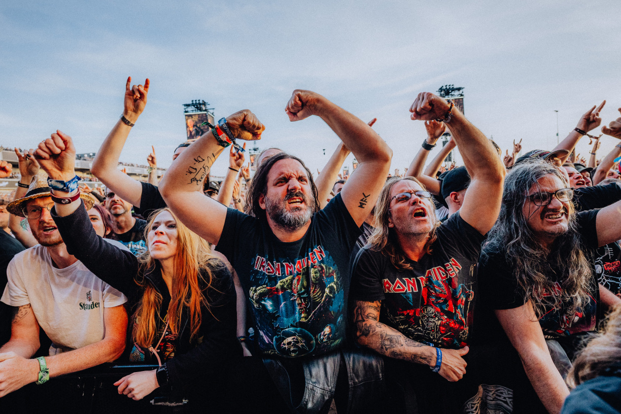 90.000 Fans und das Gelände ist brechend voll:  Volbeat, Electric Callboy, Papa Roach, Marteria, Within Temptation, Mastodon u.v.a. – Raise them!