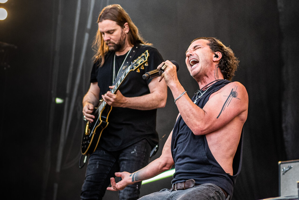 Endlich wieder! 75.000 Fans rockten mit Beatsteaks, Mastodon, Weezer, Bullet For My Valentine, Måneskin - und natürlich Scooter. – Bush.