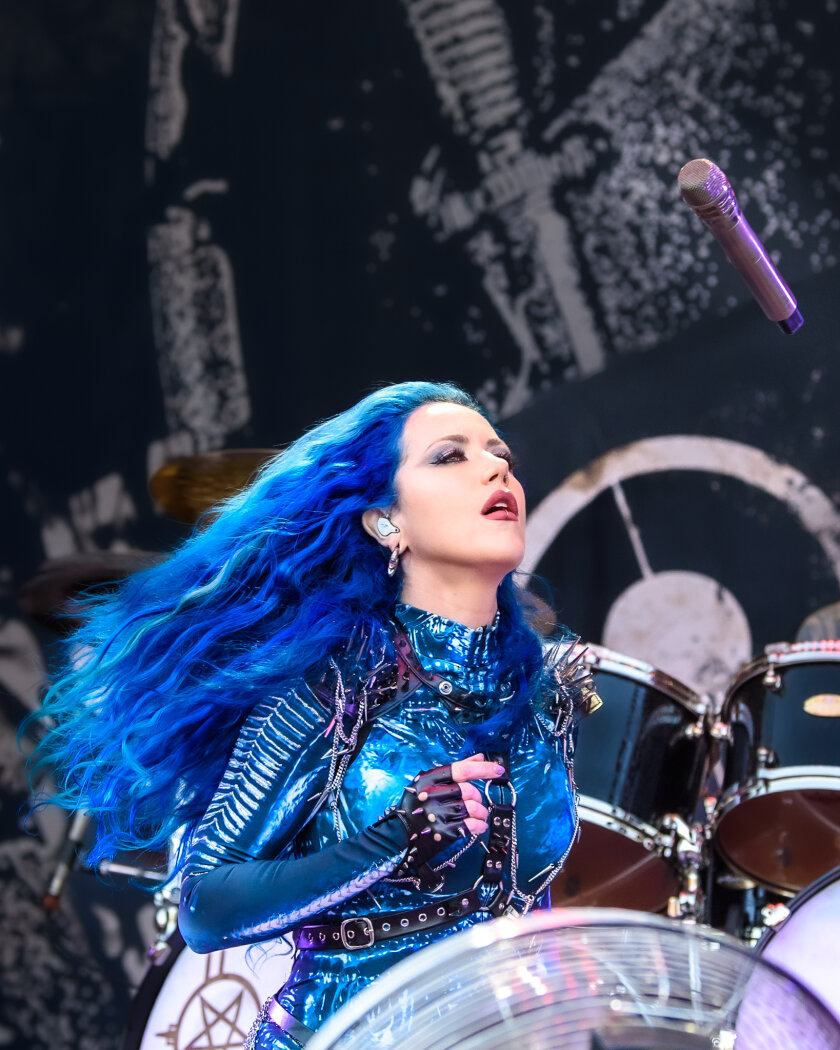 Strahlender Sonnenschein und 70.000 Parkrocker:innen feiern eine heiße Party mit Evanescence, Tenacious D, Kings Of Leon u.v.a. – Alissa und ihr Mic.