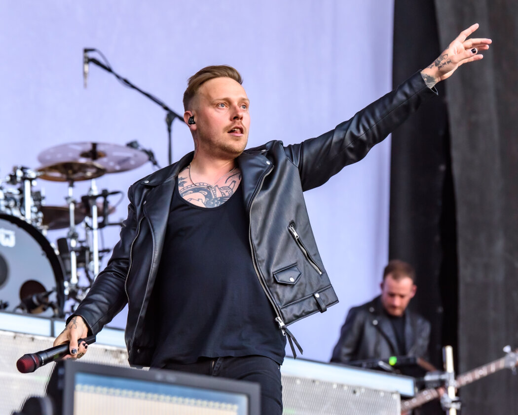 Strahlender Sonnenschein und 70.000 Parkrocker:innen feiern eine heiße Party mit Evanescence, Tenacious D, Kings Of Leon u.v.a. – Architects.