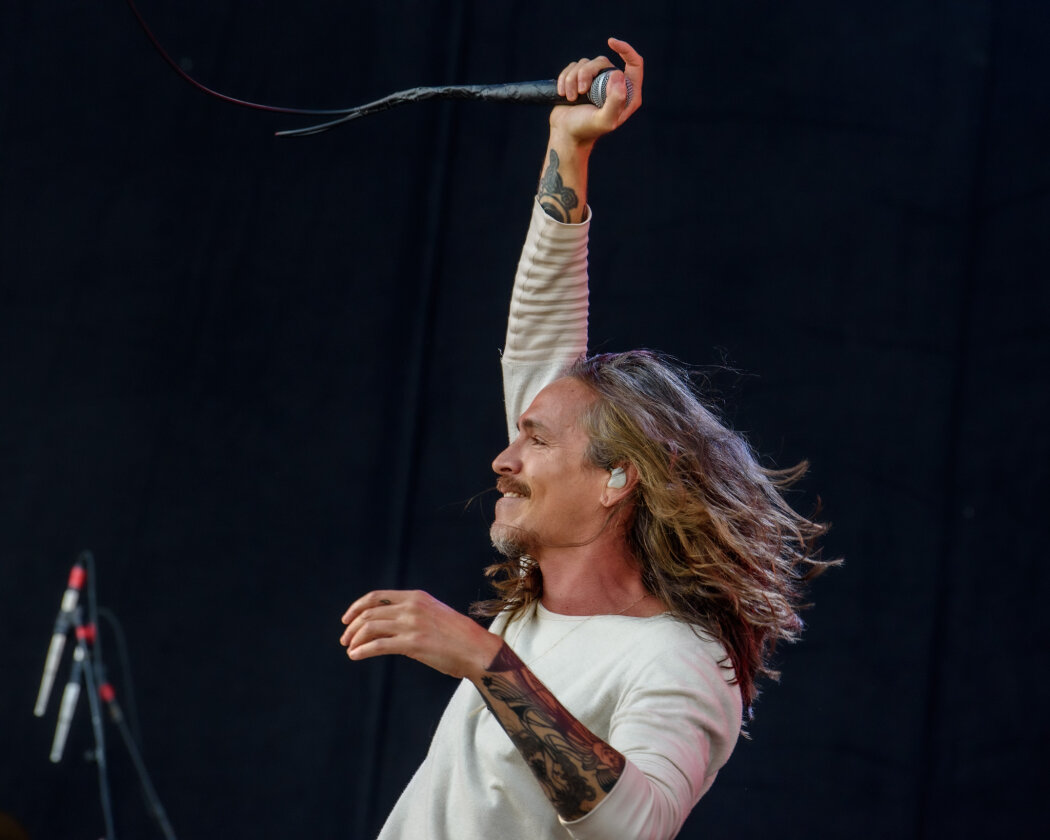 Strahlender Sonnenschein und 70.000 Parkrocker:innen feiern eine heiße Party mit Evanescence, Tenacious D, Kings Of Leon u.v.a. – Incubus.