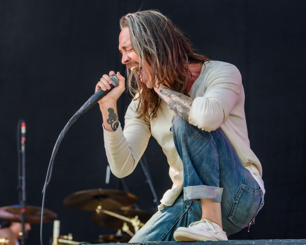 Strahlender Sonnenschein und 70.000 Parkrocker:innen feiern eine heiße Party mit Evanescence, Tenacious D, Kings Of Leon u.v.a. – Incubus.