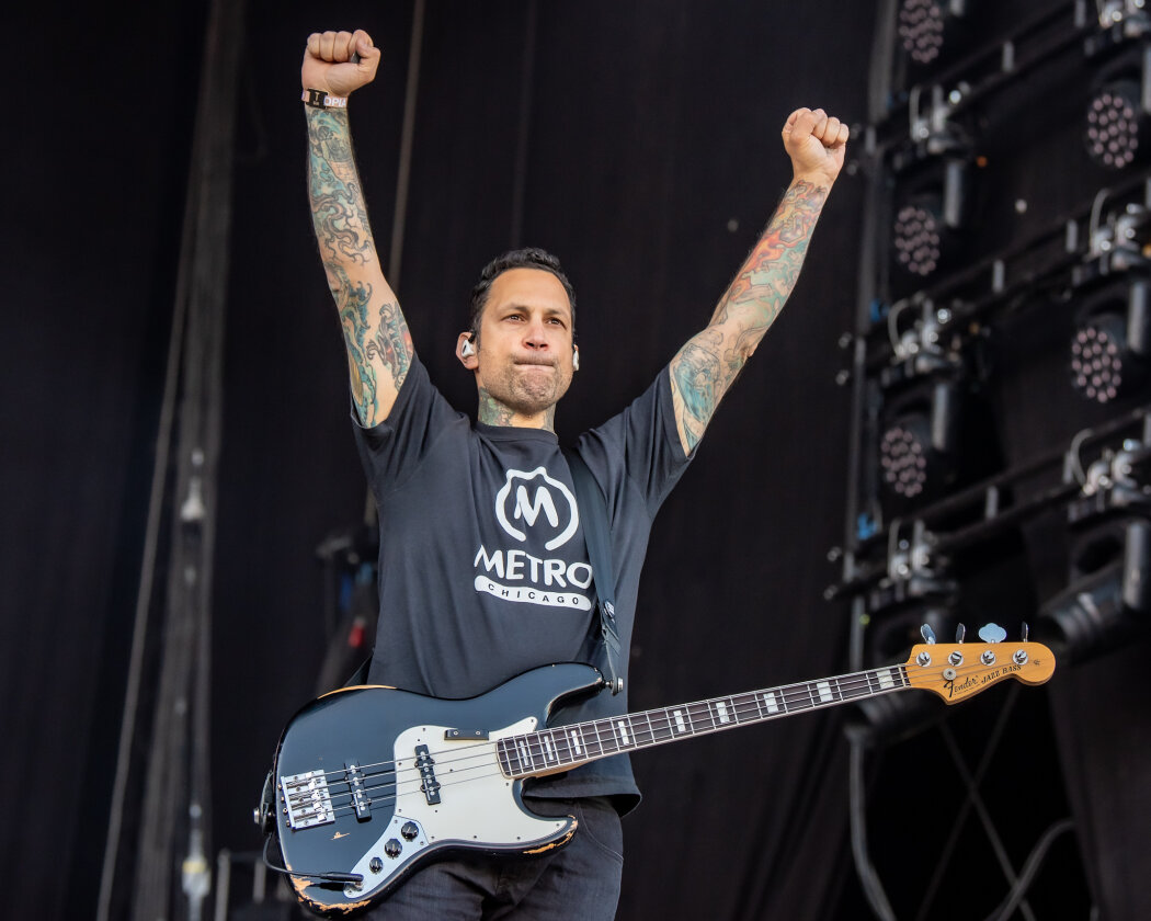 Strahlender Sonnenschein und 70.000 Parkrocker:innen feiern eine heiße Party mit Evanescence, Tenacious D, Kings Of Leon u.v.a. – Rise Against.