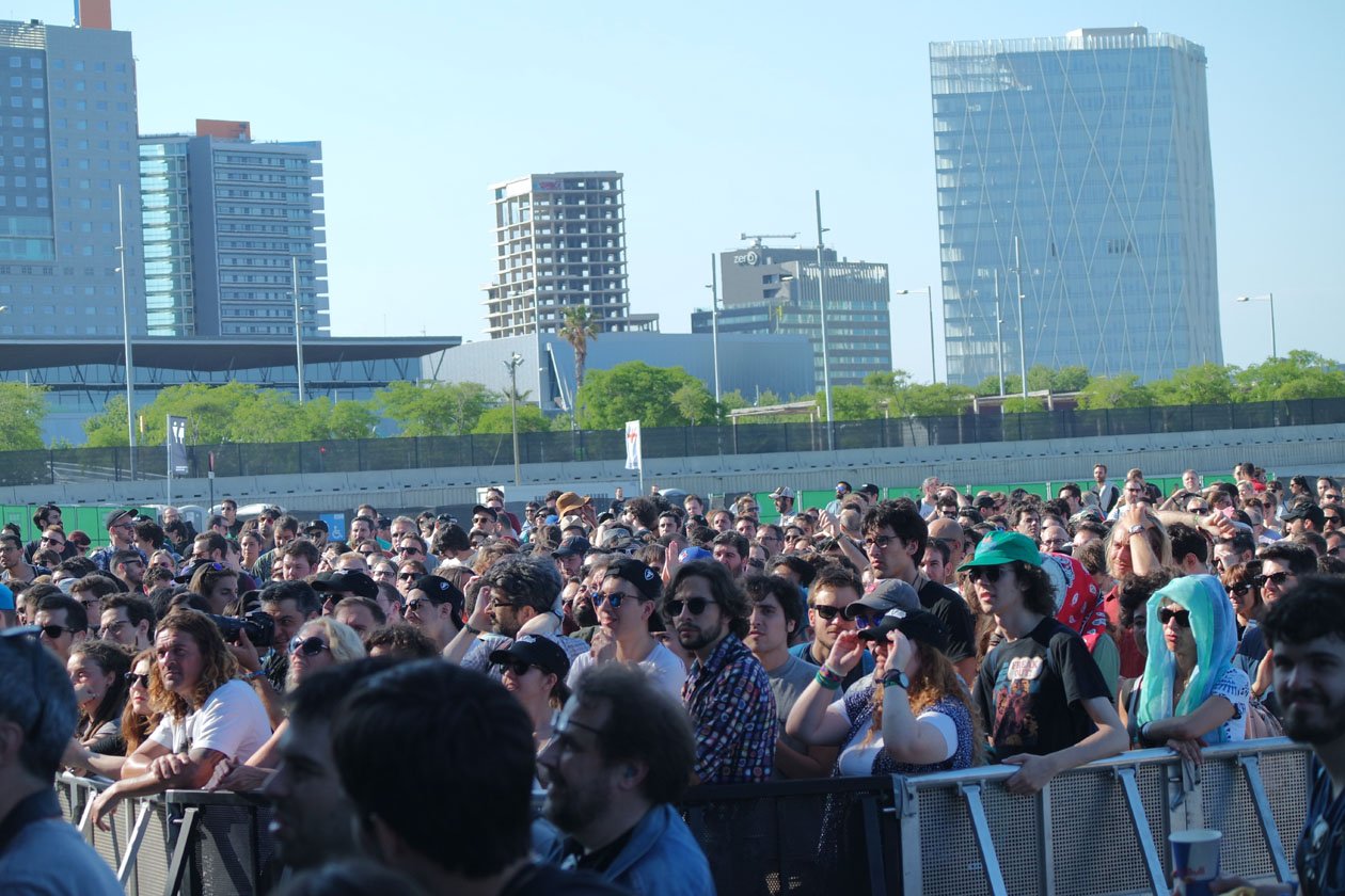 Aktuelle Fotos vom Festival in Barcelona – Und diese Skyline - einmalig!