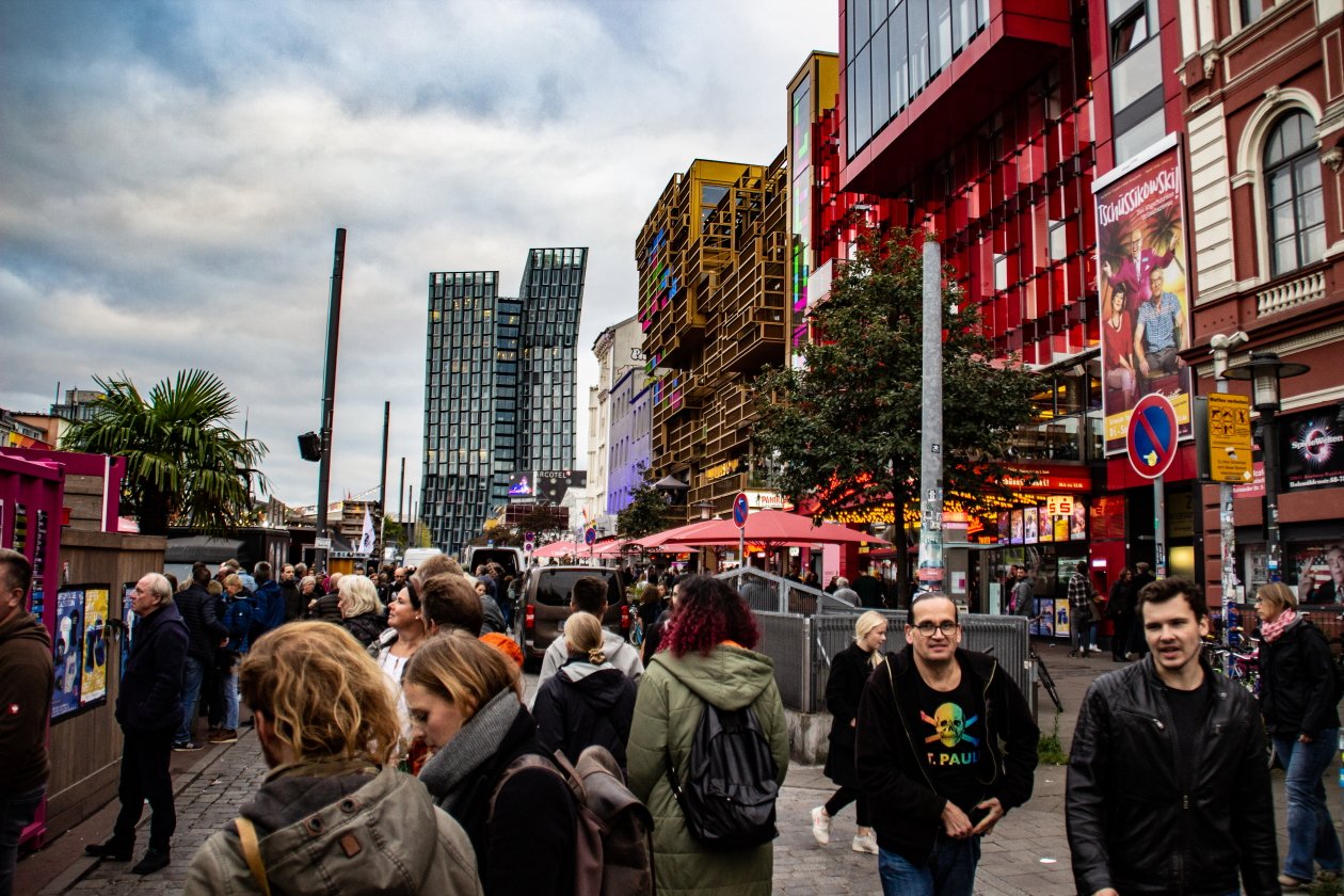 Die Bilder zum Reeperbahn Festival 2019, u.a. mit Sleaford Mods, Lydmor und Press Club. – Reeperbahn, du geile Meile.