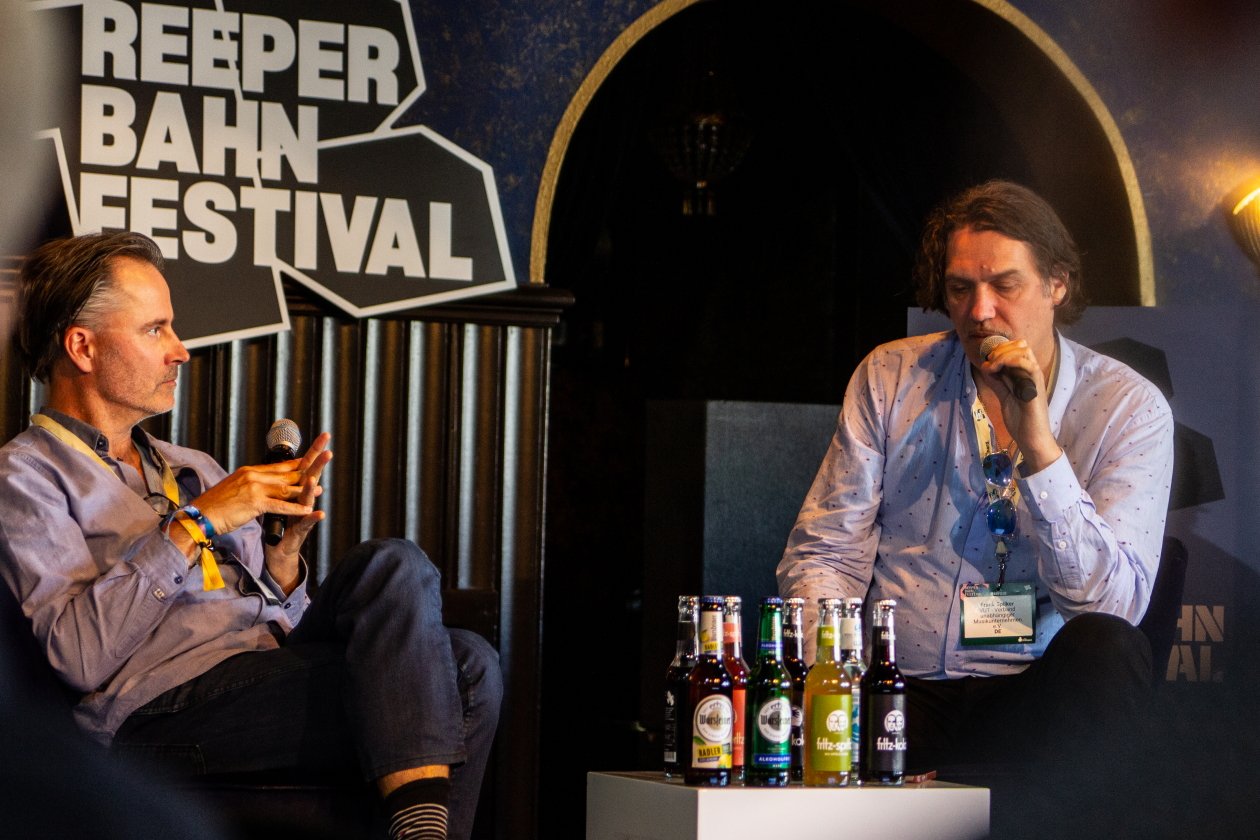 Die Bilder zum Reeperbahn Festival 2019, u.a. mit Sleaford Mods, Lydmor und Press Club. – Songwriting-Tipps von Die Sterne.