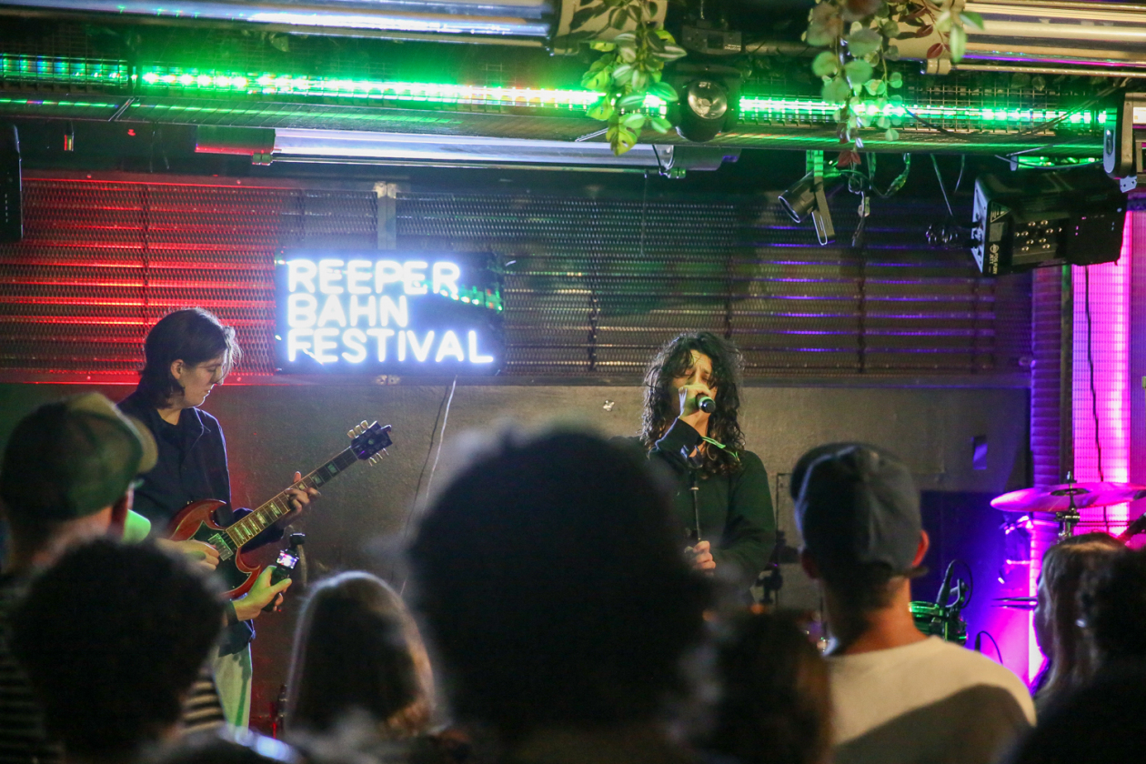 Vier Tage, 450 Bands aus 30 Nationen in über 70 Venues und 43.000 Fans. – Boyish!