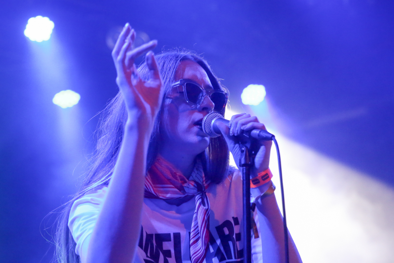 Vier Tage, 450 Bands aus 30 Nationen in über 70 Venues und 43.000 Fans. – Dry Cleaning.