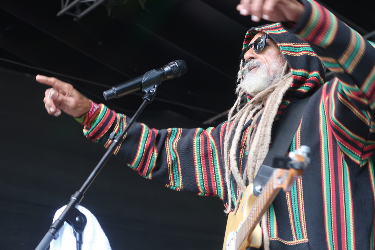 Die niedersächsische Kleinstadt Bersenbrück verwandelt sich seit über 30 Jahren in einen afrokaribischen Hotspot. – Billy Mystic Revealers.