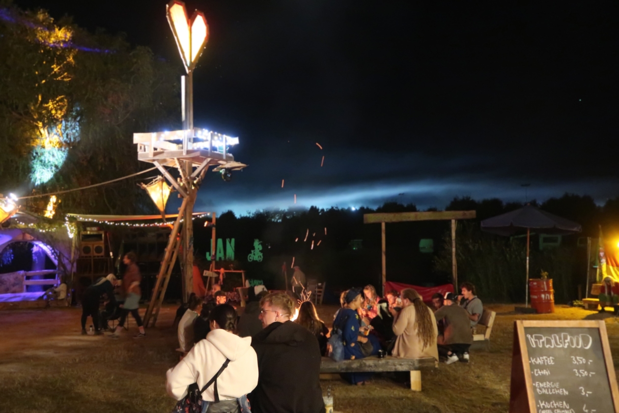 Die niedersächsische Kleinstadt Bersenbrück verwandelt sich seit über 30 Jahren in einen afrokaribischen Hotspot. – Roots Camp ...