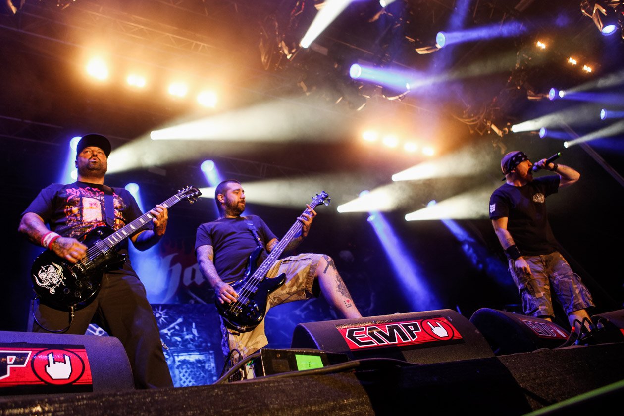 Fast 10.000 Besucher kamen am Wochenende nach Sulingen, um Airbourne, Limp Bizkit oder die Kassierer zu sehen. – Hatebread