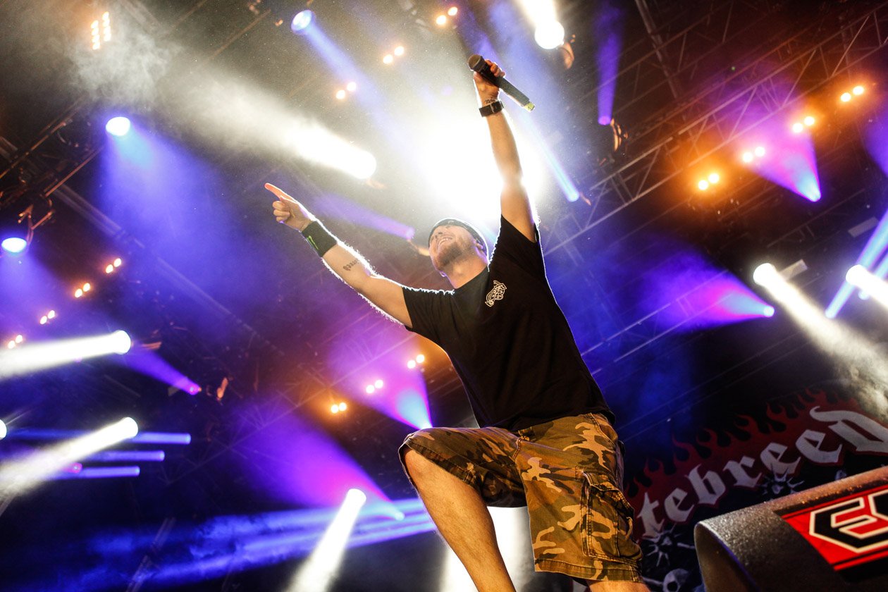 Fast 10.000 Besucher kamen am Wochenende nach Sulingen, um Airbourne, Limp Bizkit oder die Kassierer zu sehen. – Hatebread