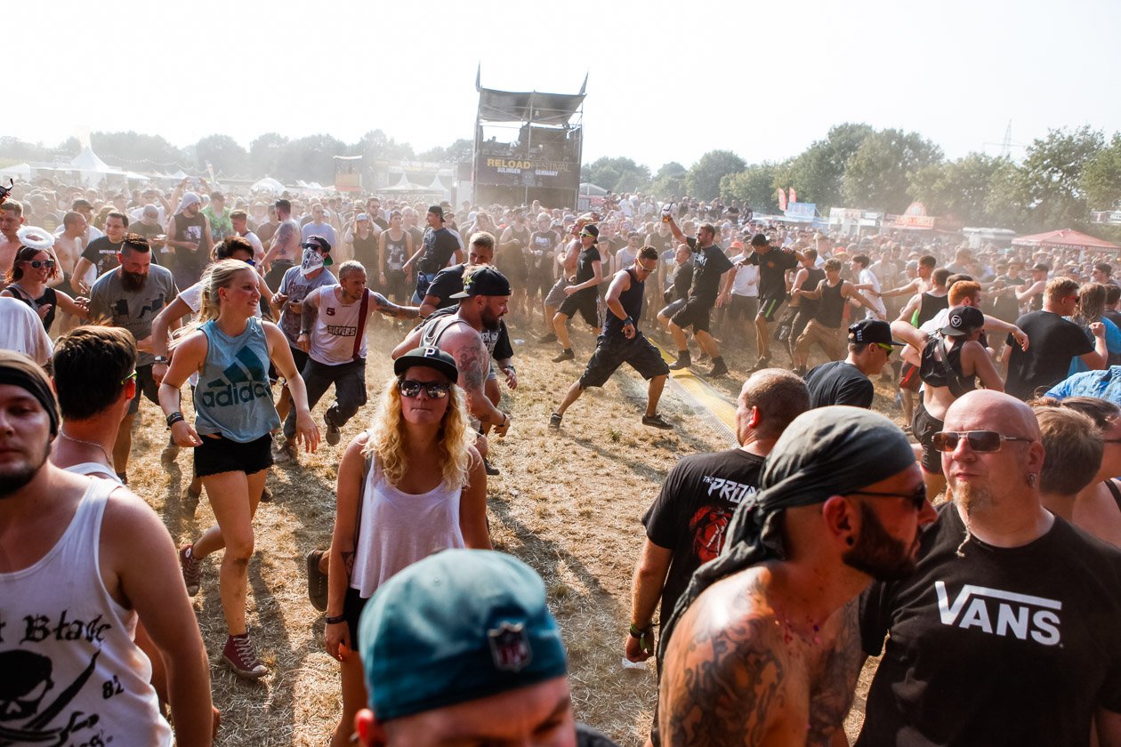 Fast 10.000 Besucher kamen am Wochenende nach Sulingen, um Airbourne, Limp Bizkit oder die Kassierer zu sehen. – Publikum