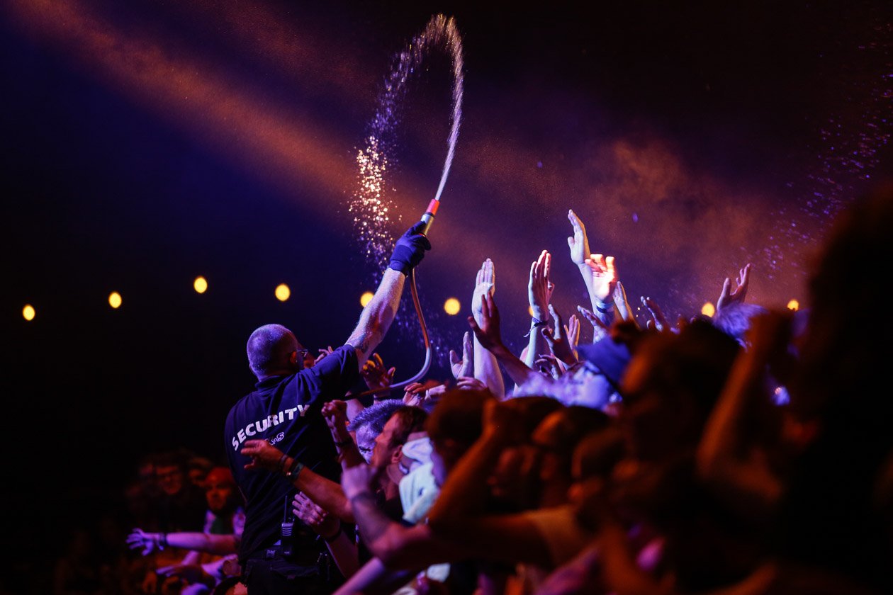 Fast 10.000 Besucher kamen am Wochenende nach Sulingen, um Airbourne, Limp Bizkit oder die Kassierer zu sehen. – Publikum