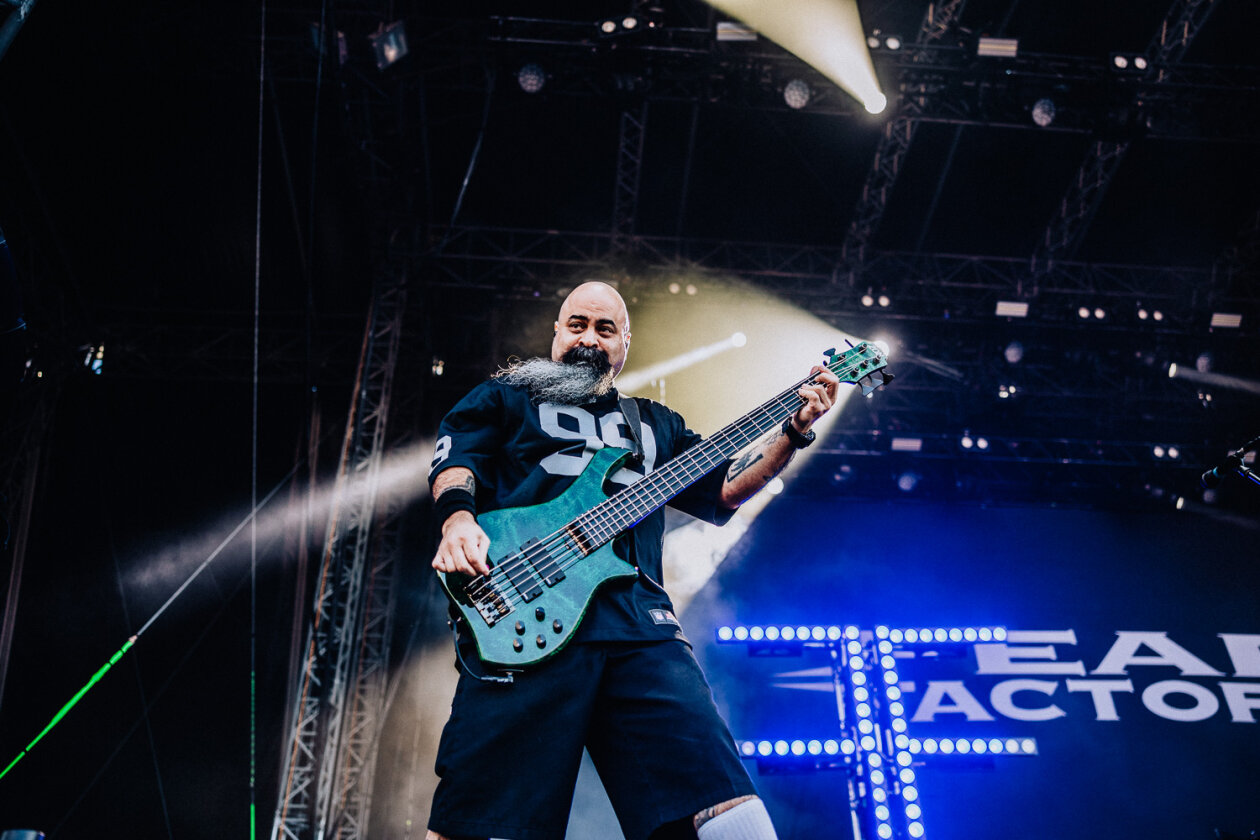 Das Finale am Sonntag mit Corey Taylor, Parkway Drive, Kraftklub, Hatebreed, Machine Head, H-Blockx u.a. – Fear Factory. 