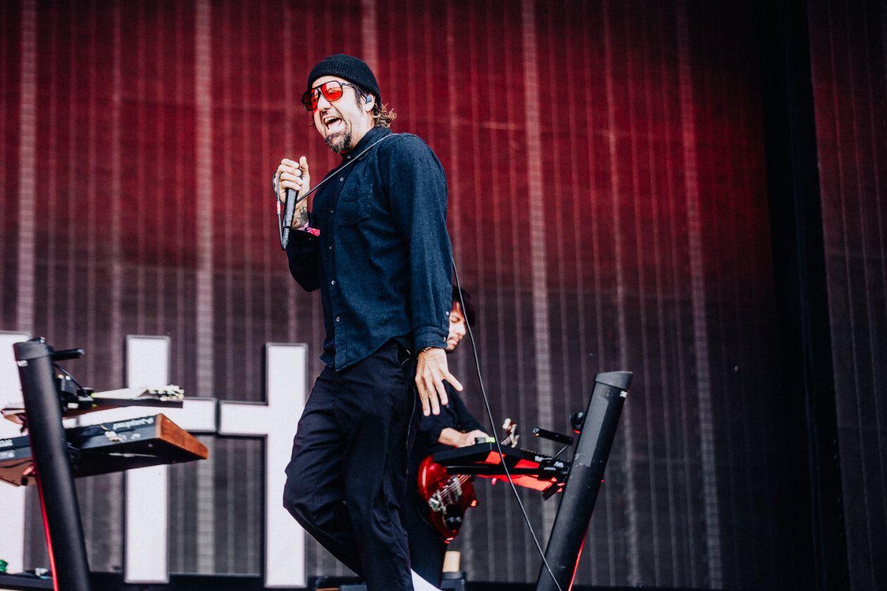 Rock am Ring läuft: Die Ärzte, Queens Of The Stone Age, Green Day, Kerry King u.v.a. schlagen auf. – Chino Moreno mit Crosses.