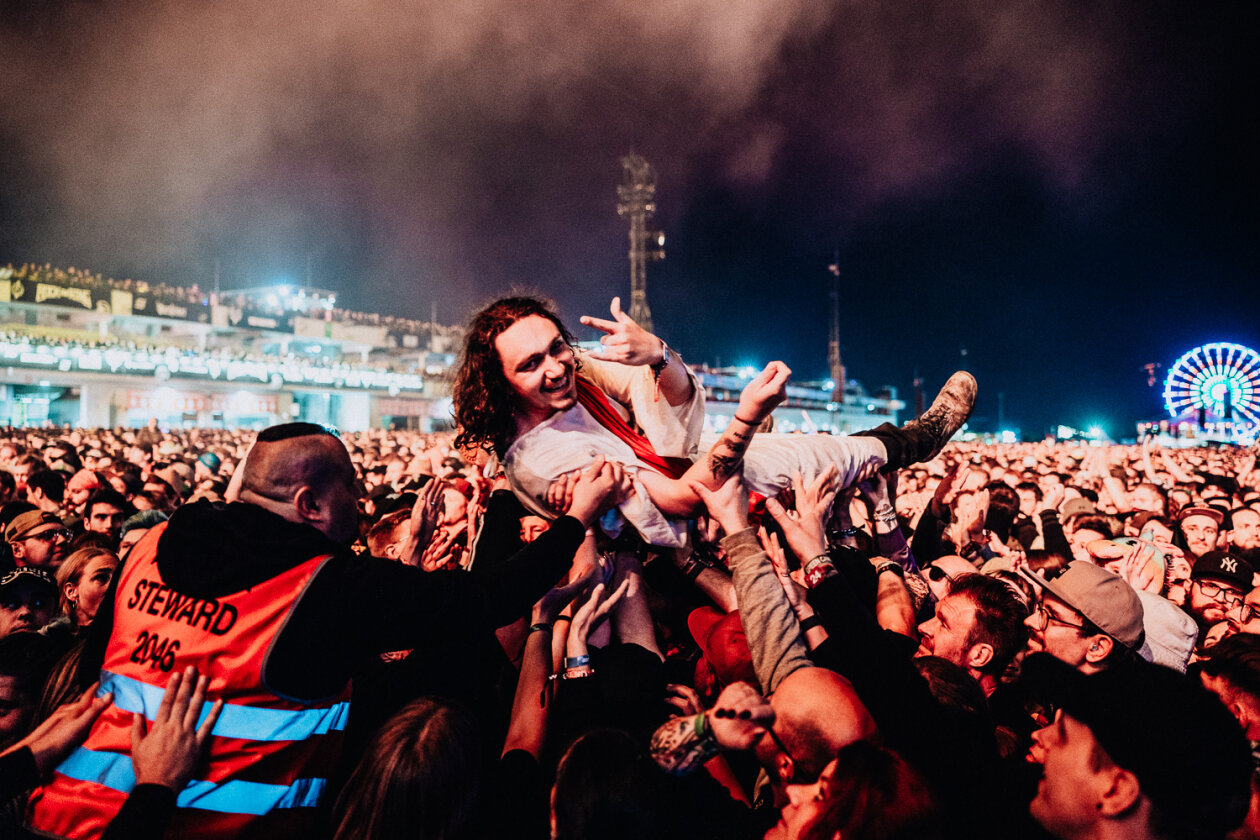 Rock am Ring läuft: Die Ärzte, Queens Of The Stone Age, Green Day, Kerry King u.v.a. schlagen auf. – ... Jesus?