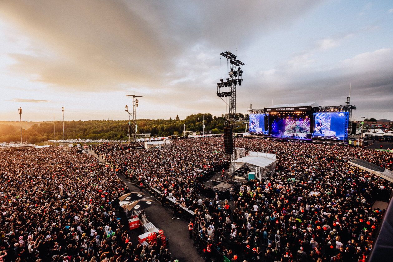 Rock am Ring läuft: Die Ärzte, Queens Of The Stone Age, Green Day, Kerry King u.v.a. schlagen auf. – Oh du wunderschöne Eifel.