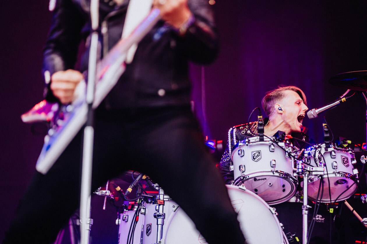Rock am Ring läuft: Die Ärzte, Queens Of The Stone Age, Green Day, Kerry King u.v.a. schlagen auf. – Royal Republic.