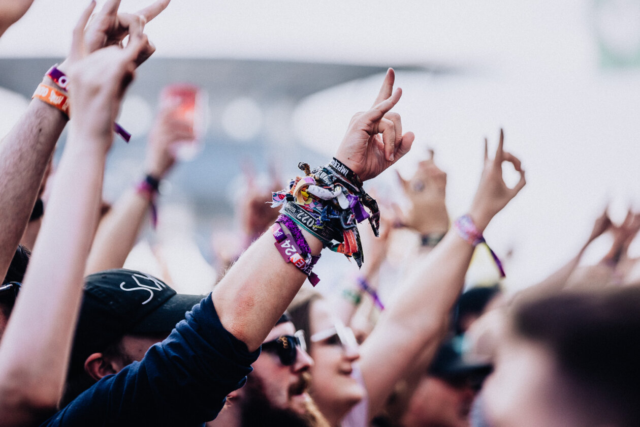 Rock am Ring läuft: Die Ärzte, Queens Of The Stone Age, Green Day, Kerry King u.v.a. schlagen auf. – Sehr ordentlich.