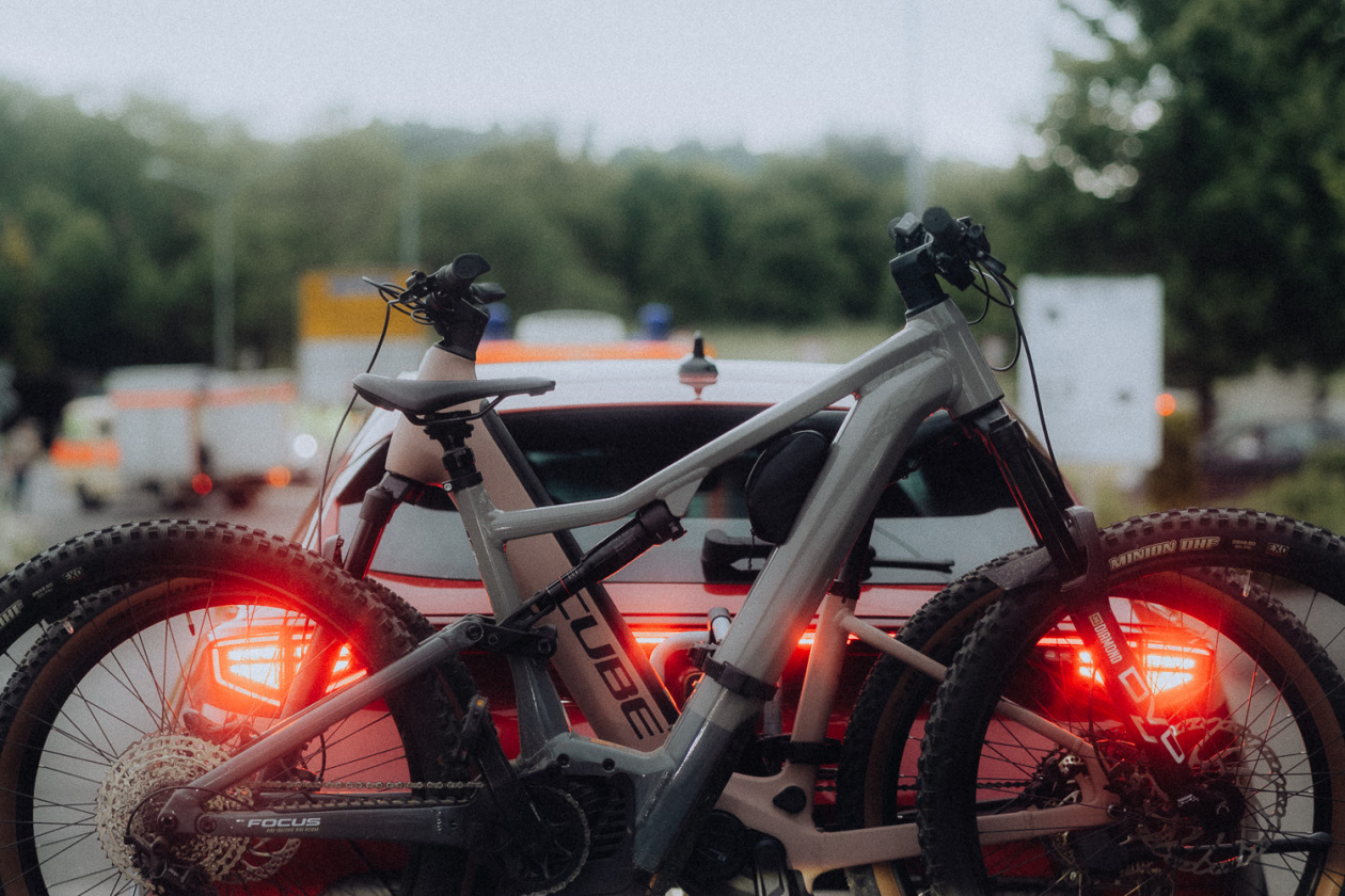 Trotz Matschwetter freuen sich 90.000 Fans auf die kommenden Tage in der Eifel. – Festival-Gamechanger? Oder einfach zum Biken in der Eifel.