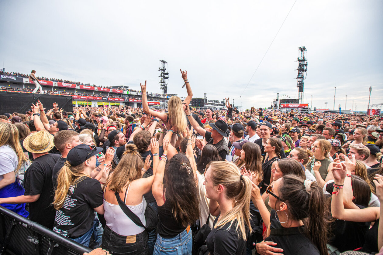 Das Comeback nach Corona featuring Volbeat, Casper, Korn, Beatsteaks, Deftones, Måneskin u.v.a. – Die Crowdsurfer sind schon unterwegs