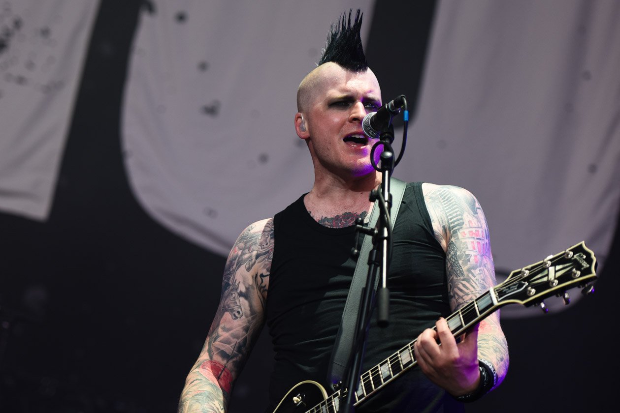 Zurück auf dem Nürburgring: Die Bilder von Deutschlands größtem Festival! – Die Broilers rocken den Ring.
