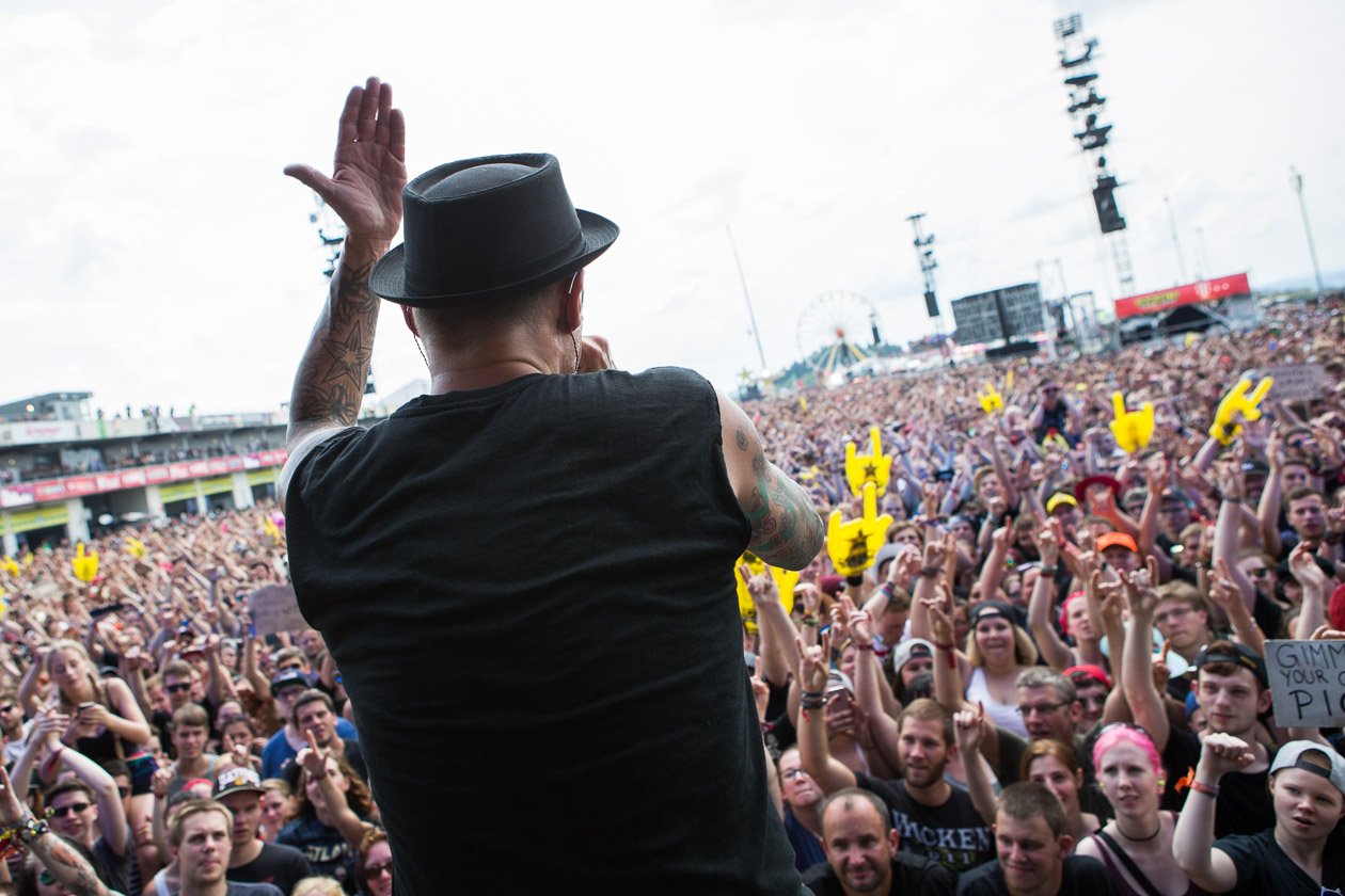 Zurück auf dem Nürburgring: Die Bilder von Deutschlands größtem Festival! – Ingo bringt die Fans in Fahrt!