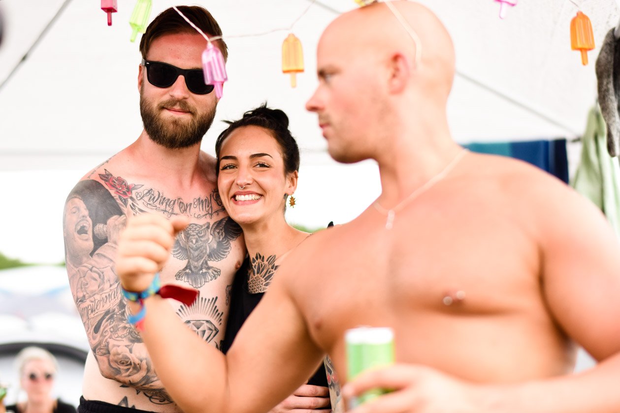 Zurück auf dem Nürburgring: Die Bilder von Deutschlands größtem Festival! – Make love not war!