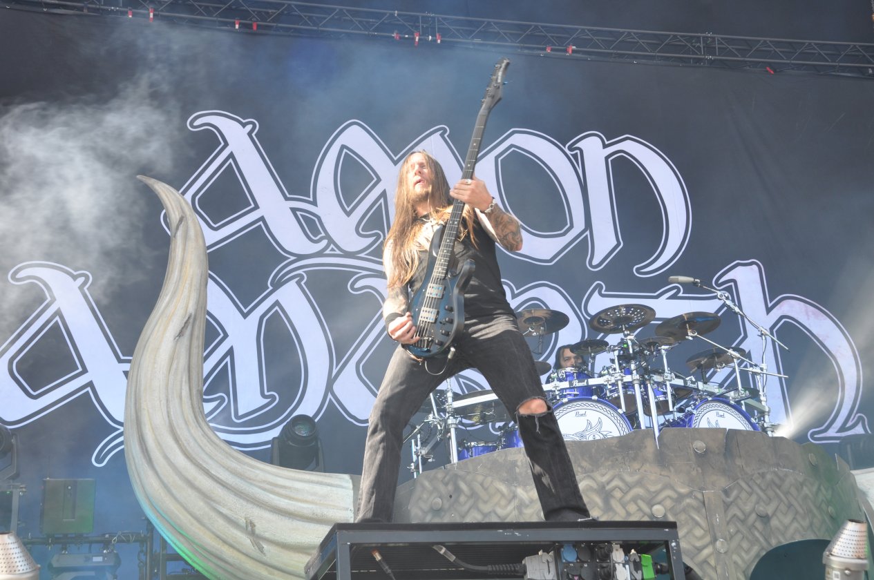 Gute Stimmung und tolles Wetter bei Tool, Slipknot, Die Ärzte etc. beim RaR-Schwesterfestival auf dem Zeppelinfeld nahe Nürnberg. – Amon Amarth.