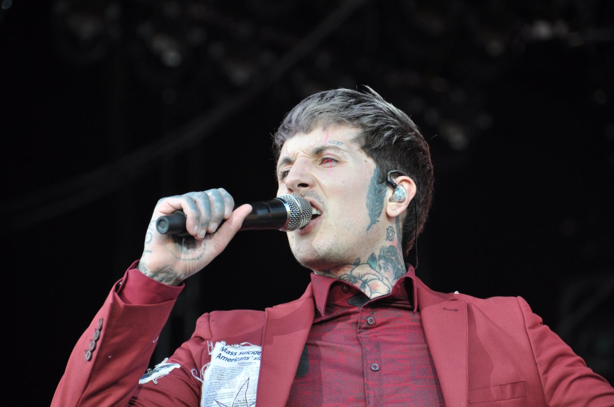 Gute Stimmung und tolles Wetter bei Tool, Slipknot, Die Ärzte etc. beim RaR-Schwesterfestival auf dem Zeppelinfeld nahe Nürnberg. – Oli Sykes.