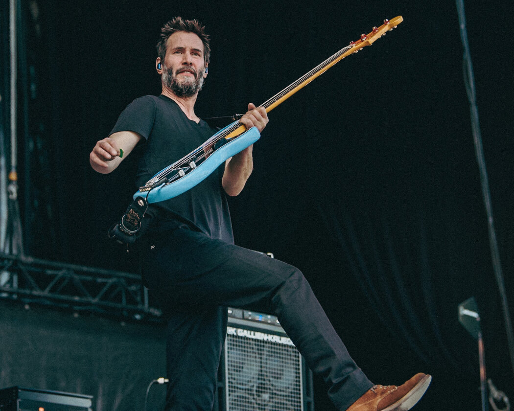 Nach dem Hochwasserdrama im Süden der Republik kehrt zum Glück die Sonne wieder zurück: Green Day, Billy Talent, Marsimoto u.v.a. in Nürnberg. – Keanu Reeves mit Dogstar.