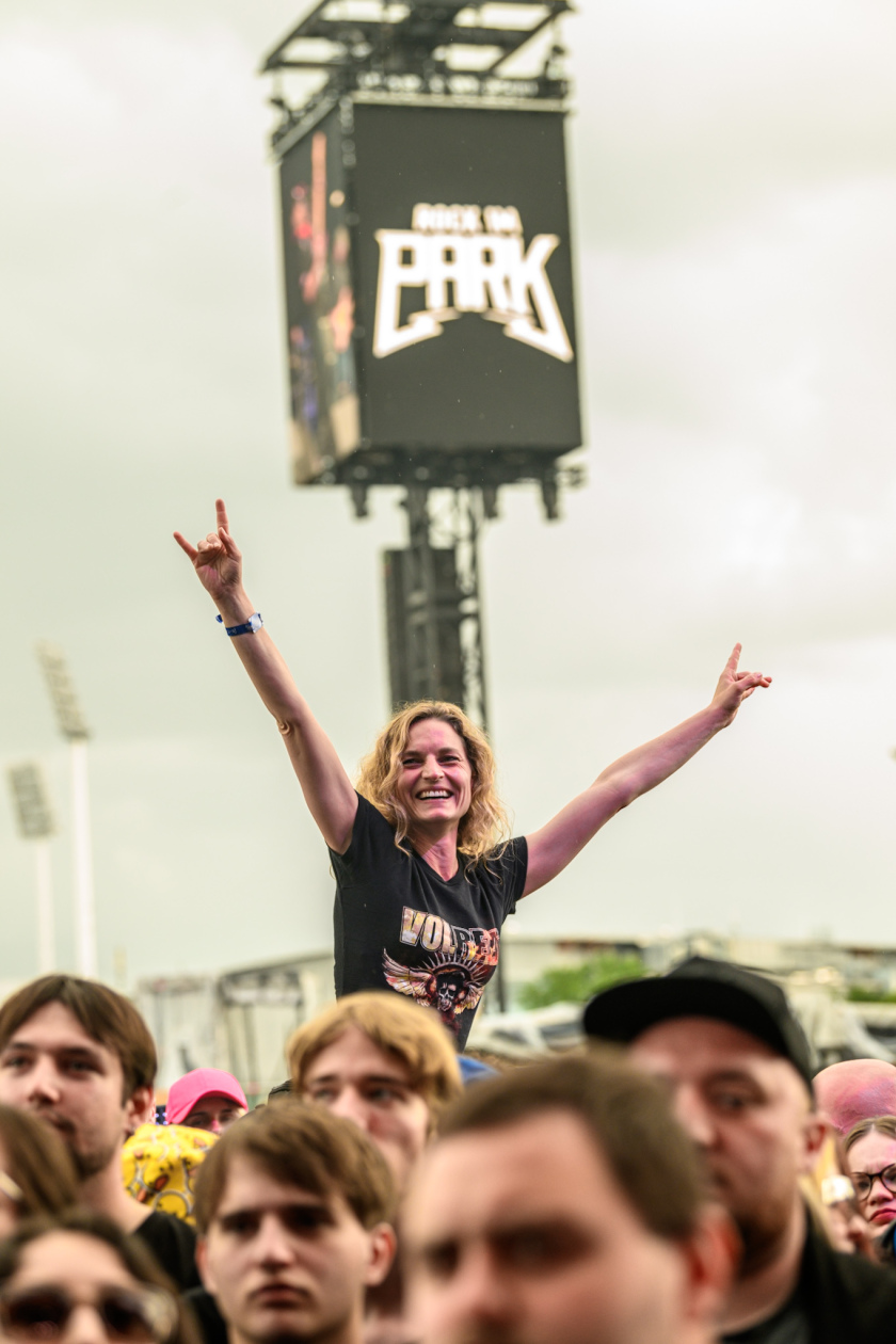Iron Maiden, Sabaton, Volbeat, The Offspring, Tom Morello, Finch, Bloodywood, Ice Nine Kills, Social Distortion etc. – Fan.
