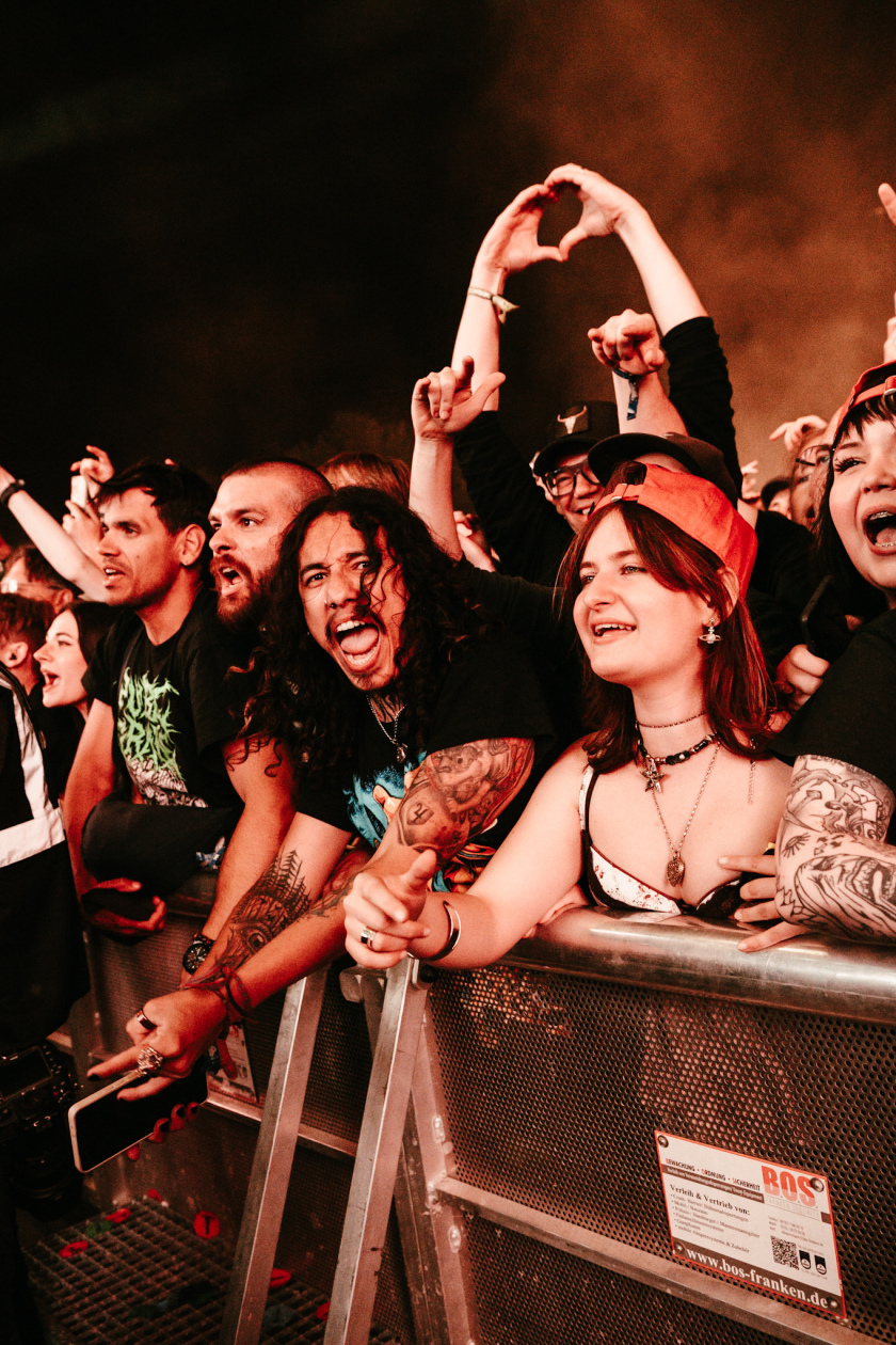 Iron Maiden, Sabaton, Volbeat, The Offspring, Tom Morello, Finch, Bloodywood, Ice Nine Kills, Social Distortion etc. – L Fans