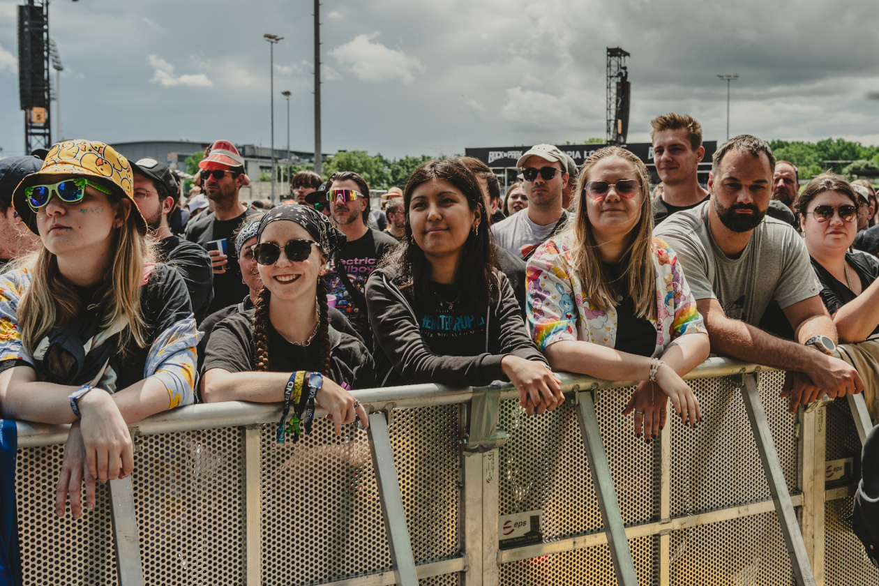 Iron Maiden, Sabaton, Volbeat, The Offspring, Tom Morello, Finch, Bloodywood, Ice Nine Kills, Social Distortion etc. – Reisegruppe Frontrow.