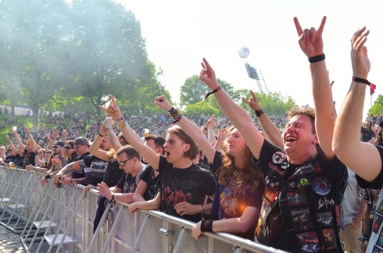 Die Bilder vom Festival. – Gute Stimmung am ersten Tag.