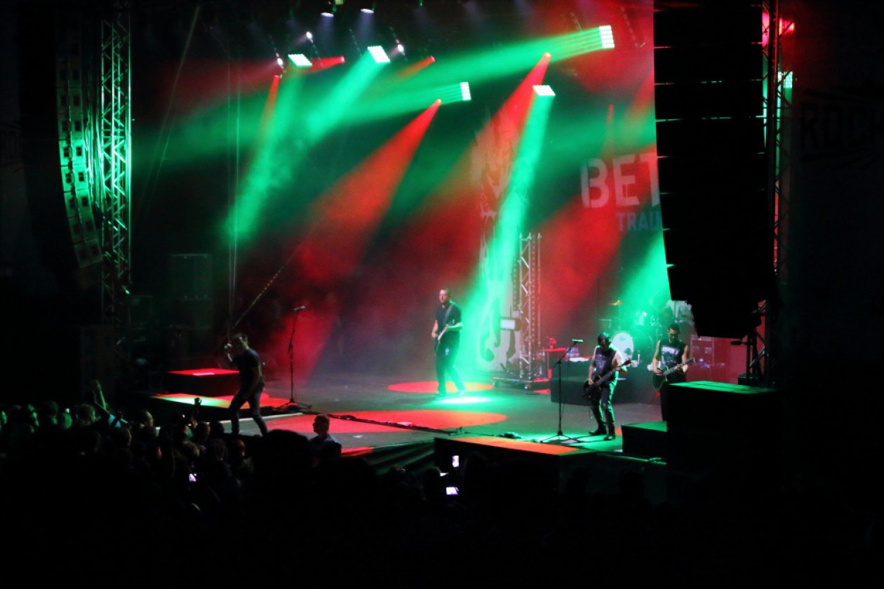 Die Bilder vom Festivalsamstag – Betontod.