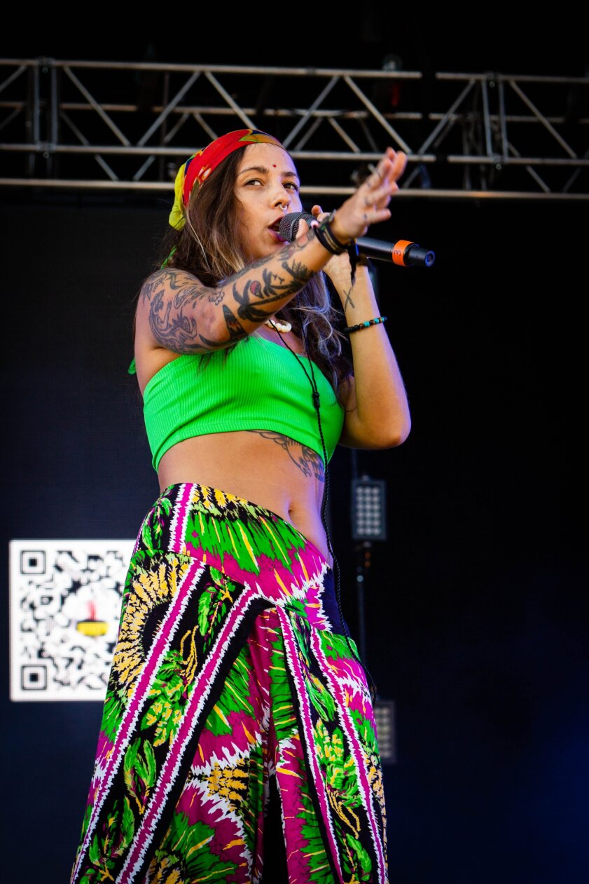 Zum 50. Mal Orange Feeling - mit u.a. Dua Lipa, Post Malone, Turnstile, Robert Plant &amp; Alison Krauss, Sigrid u.a. – Alyona Alyona.