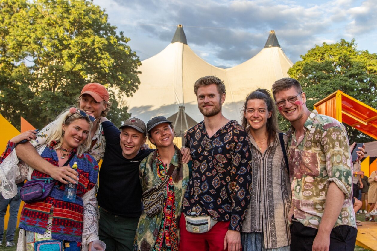 Zum 50. Mal Orange Feeling - mit u.a. Dua Lipa, Post Malone, Turnstile, Robert Plant &amp; Alison Krauss, Sigrid u.a. – Bereit für Tag zwei?