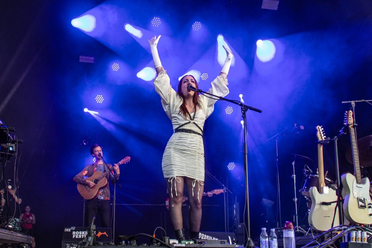 Zum 50. Mal Orange Feeling - mit u.a. Dua Lipa, Post Malone, Turnstile, Robert Plant &amp; Alison Krauss, Sigrid u.a. – Brimheim.