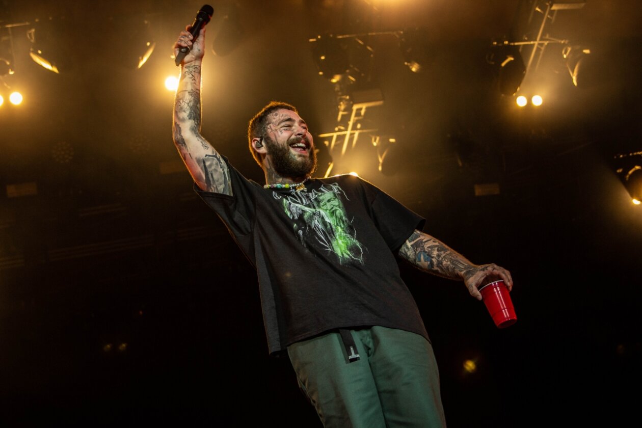 Zum 50. Mal Orange Feeling - mit u.a. Dua Lipa, Post Malone, Turnstile, Robert Plant &amp; Alison Krauss, Sigrid u.a. – Post Malone.