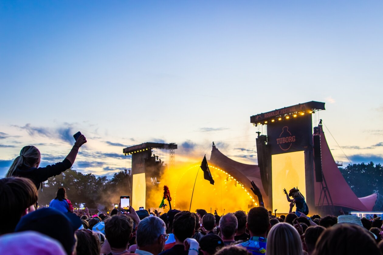 Star-Schaulaufen in Dänemark: Kendrick Lamar, Queens Of The Stone Age, Busta Rhymes, Lil Nas X u.v.a. – Orange Stage am Abend.