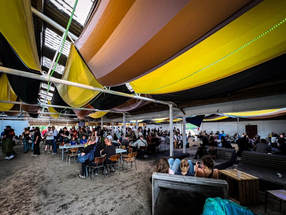 Der letzte Festivaltag mit Jane’s Addition, SZA u.v.a. – Chillout-Area ...