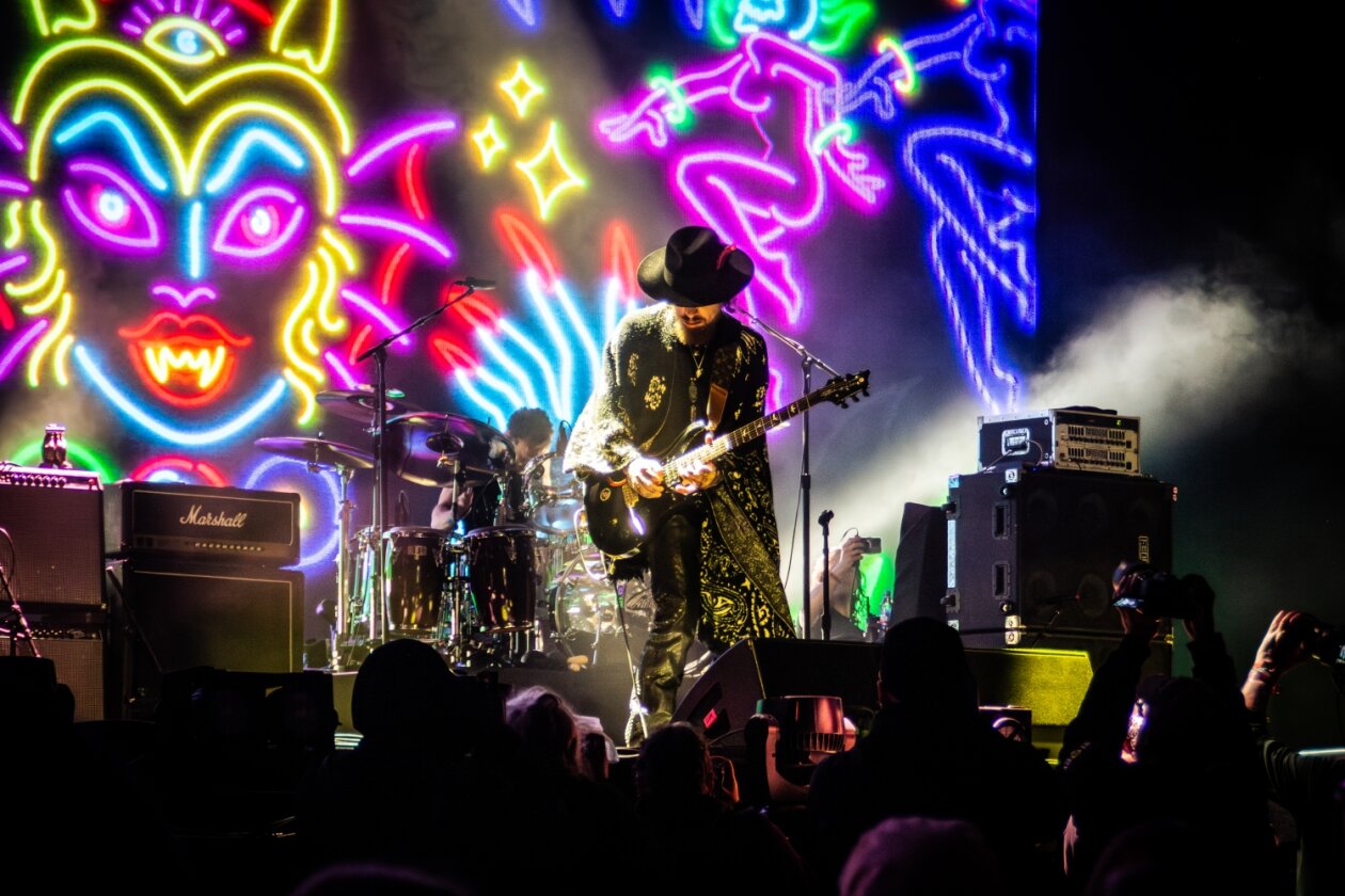 Der letzte Festivaltag mit Jane’s Addition, SZA u.v.a. – Dave Navarro.
