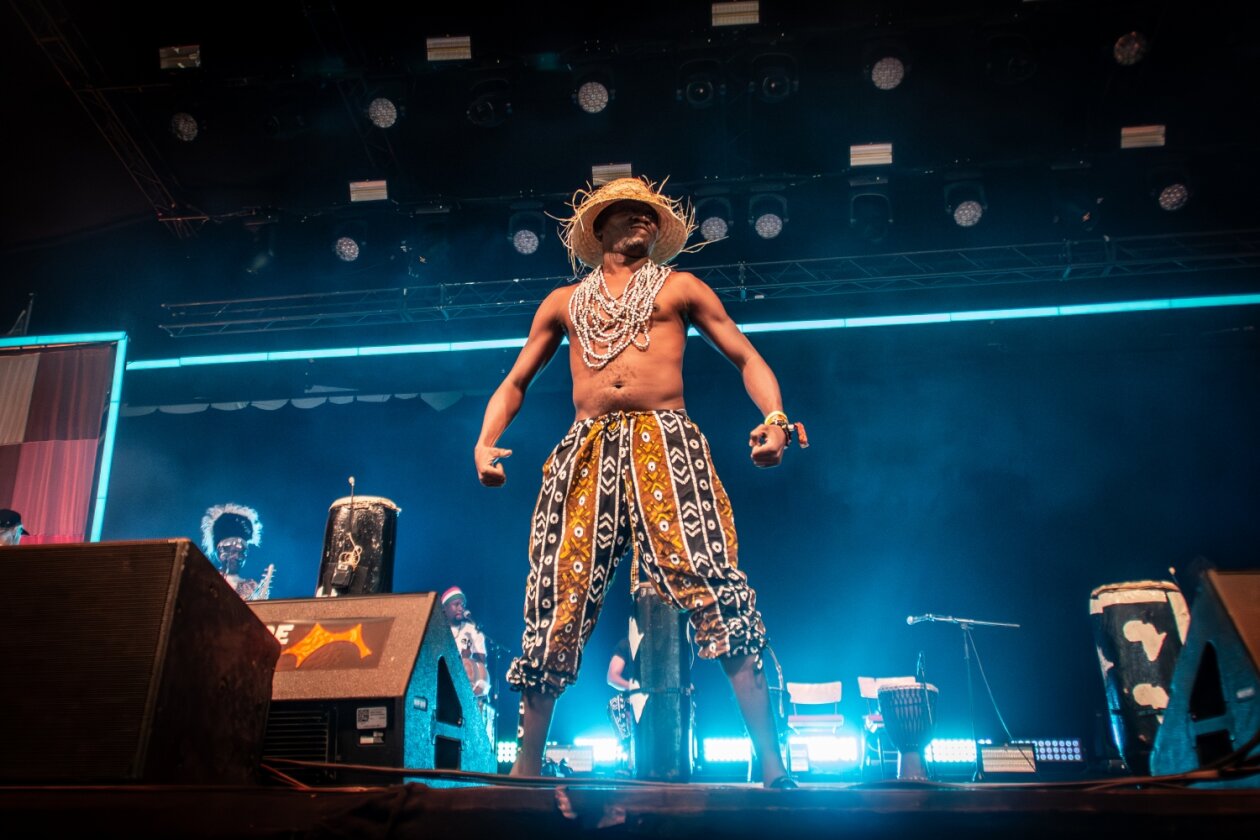 Der letzte Festivaltag mit Jane’s Addition, SZA u.v.a. – Kakuma Sounds.