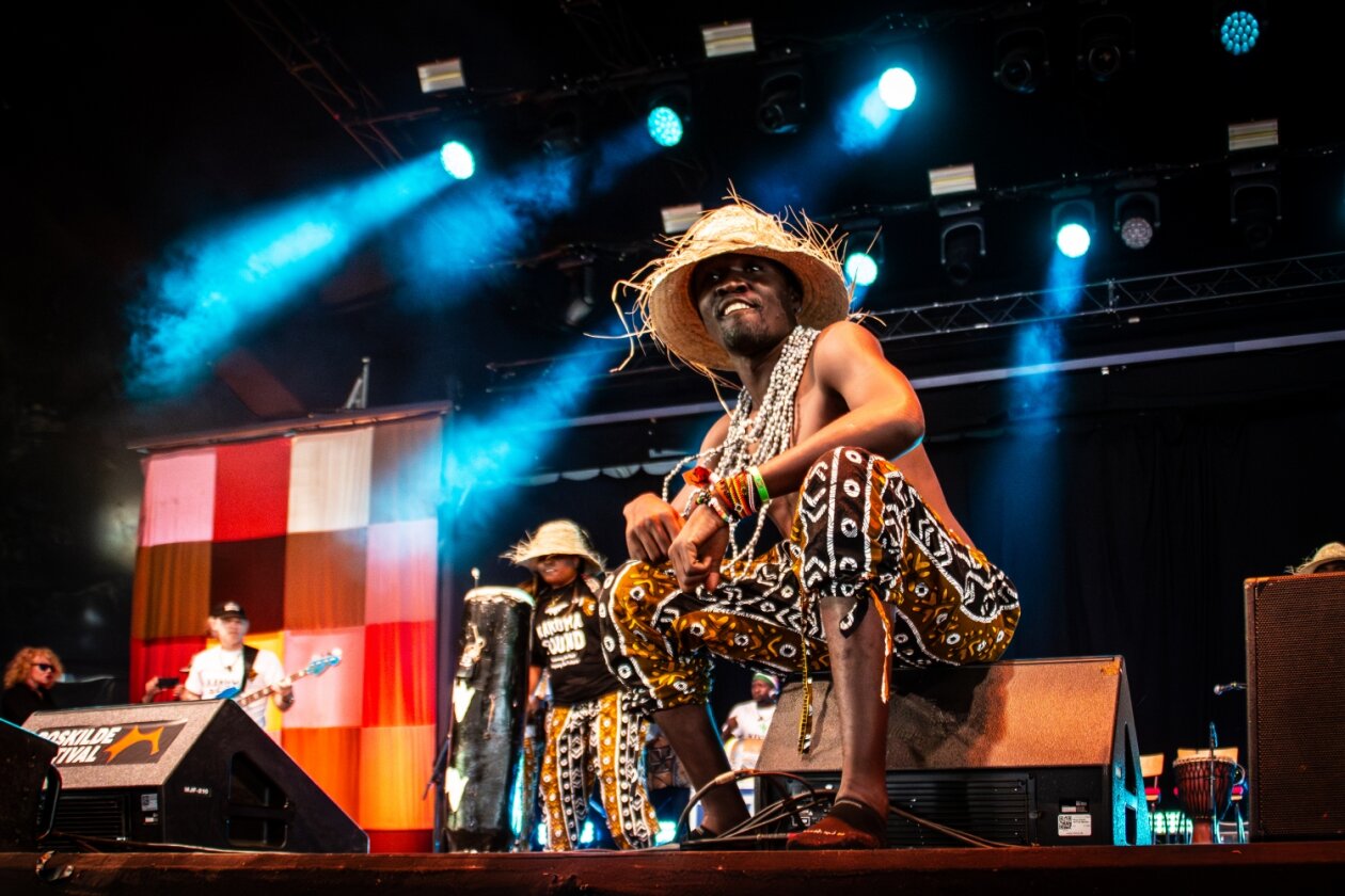 Der letzte Festivaltag mit Jane’s Addition, SZA u.v.a. – Kakuma Sounds.