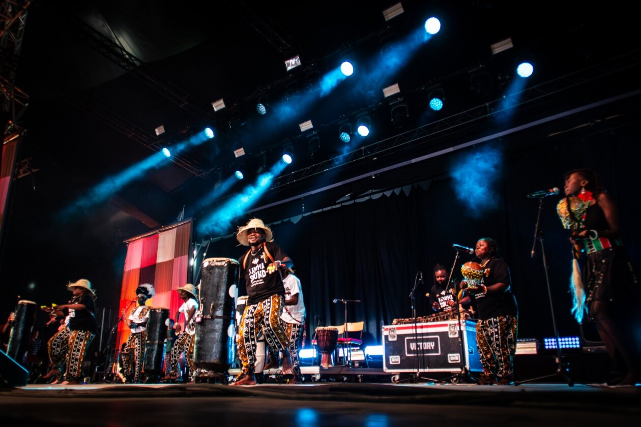 Der letzte Festivaltag mit Jane’s Addition, SZA u.v.a. – Kakuma Sounds.