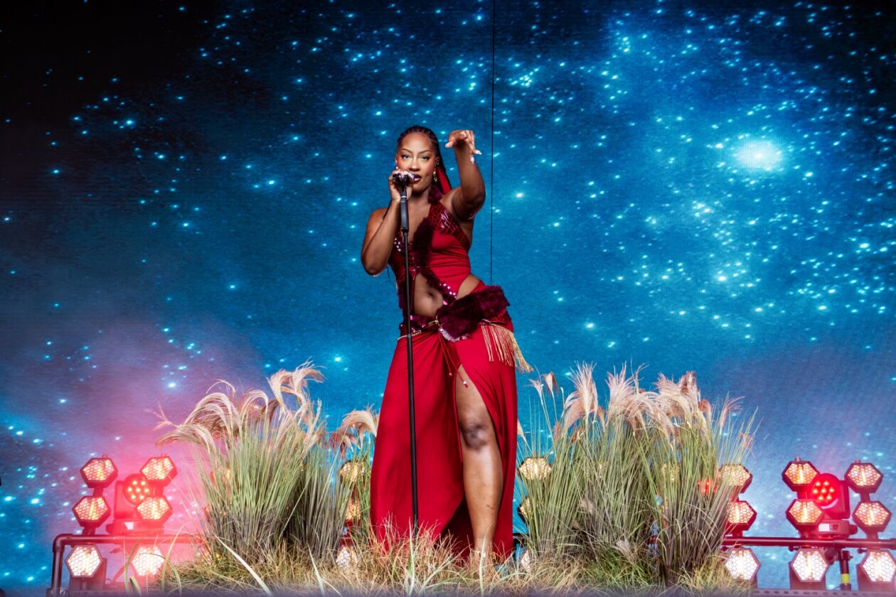 Der letzte Festivaltag mit Jane’s Addition, SZA u.v.a. – Tems.