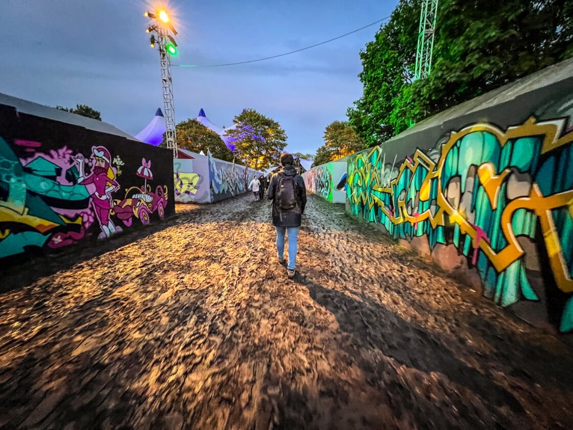 Der letzte Festivaltag mit Jane’s Addition, SZA u.v.a. – Der Weg zur nächsten Band.
