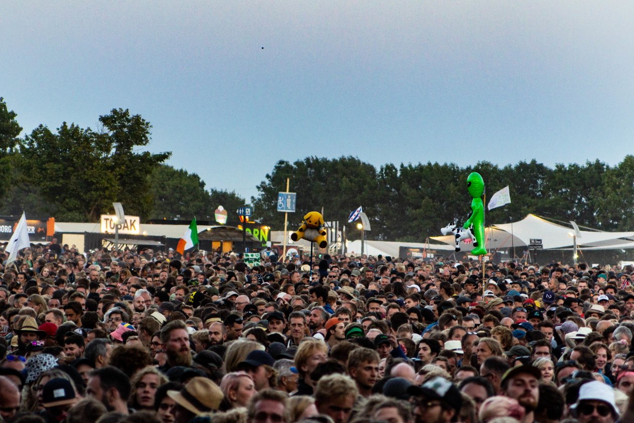 Eminem, Nine Inch Nails u.v.a. beim großen dänischen Festival. – Aliens haben Spaß.